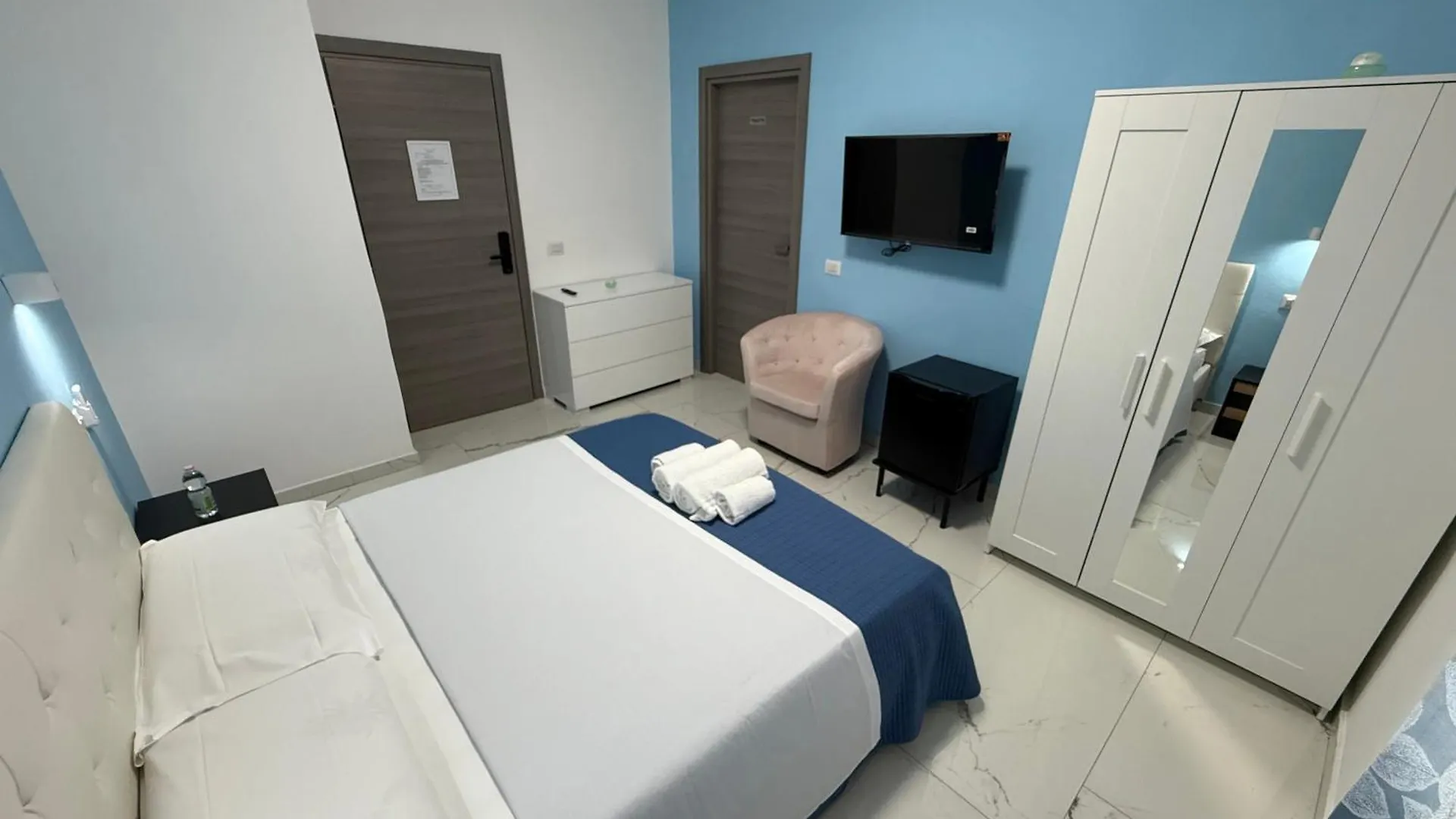 Luna Guest House Pisa Italy